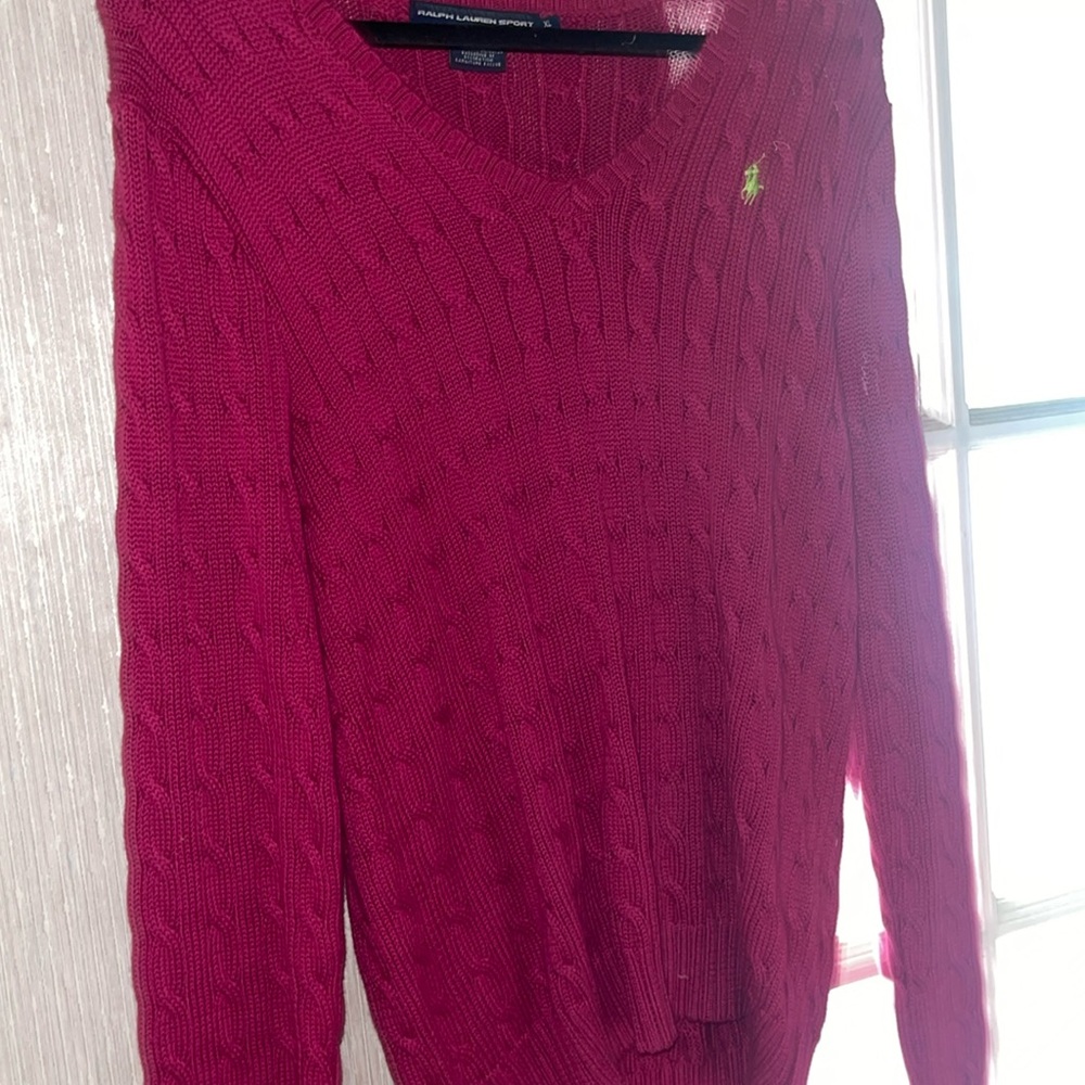 A v-neck Ralph Lauren XL fuchsia color never worn